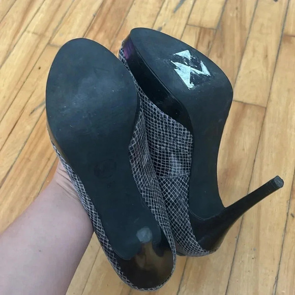 Michael kors  platform pumps - Picture 5 of 6